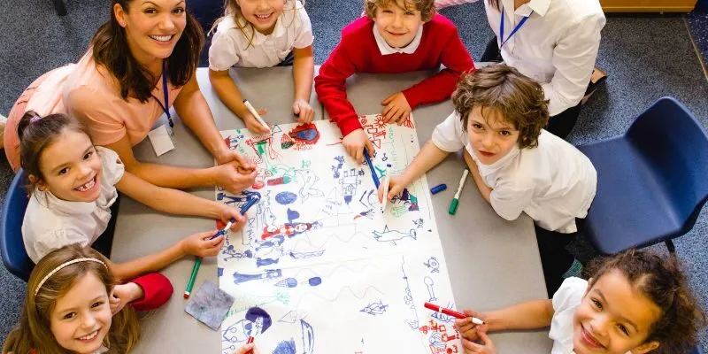 Trường học & Tổ chức