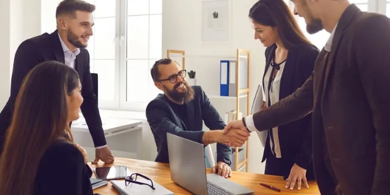 Các hình thức hợp tác và tài trợ